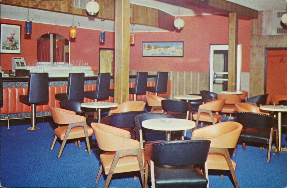 Stunning Postcards Show Interiors of America Cocktail Lounges from the 1950s