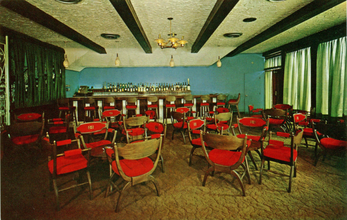 Stunning Postcards Show Interiors of America Cocktail Lounges from the 1950s