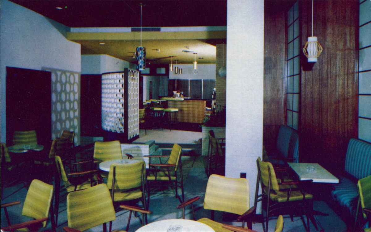 Stunning Postcards Show Interiors of America Cocktail Lounges from the 1950s