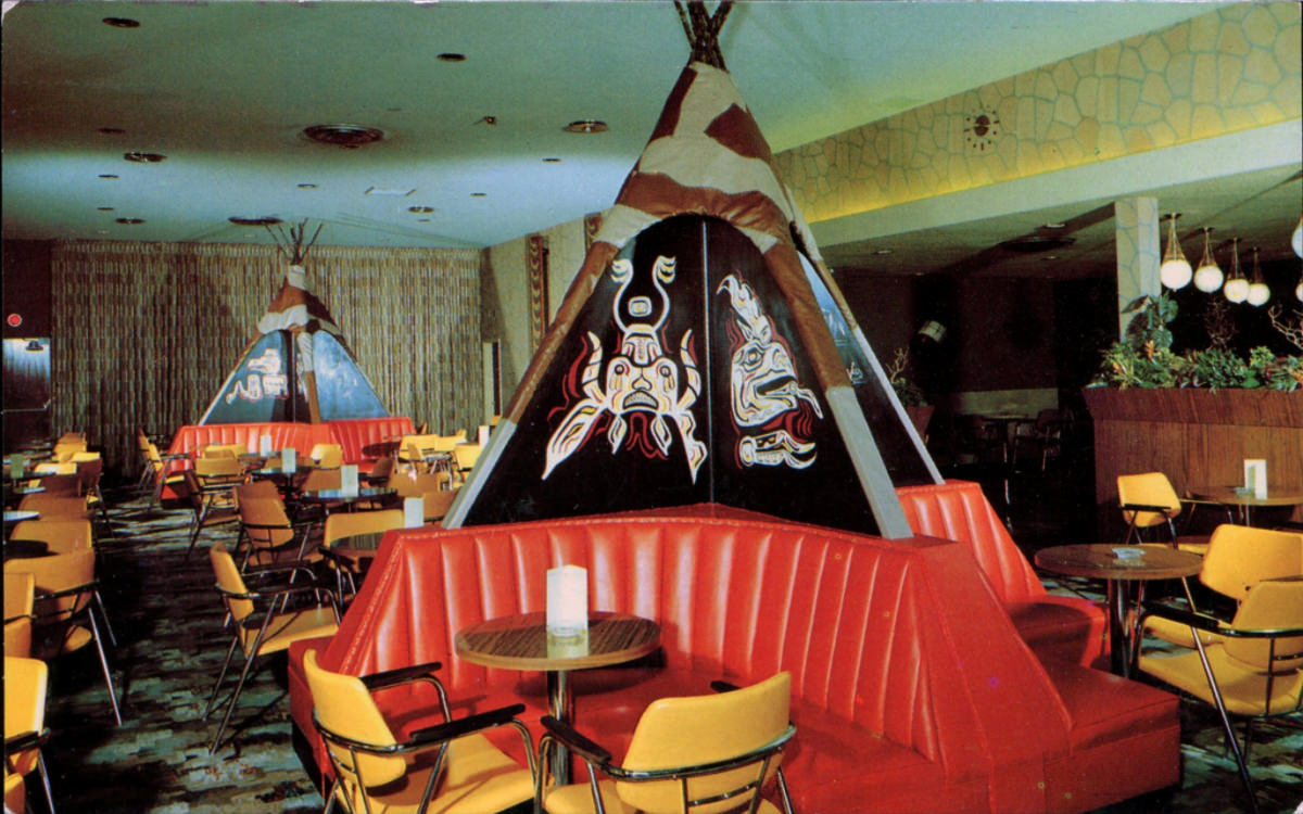 Stunning Postcards Show Interiors of America Cocktail Lounges from the 1950s