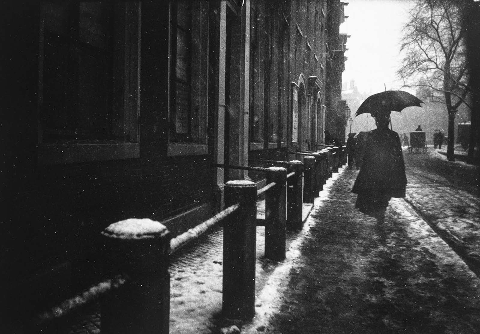 View of the Singel on a rainy day.