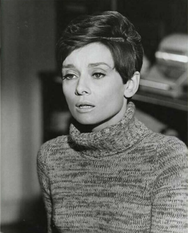 Fabulous Photos of Audrey Hepburn During the filming of 'Wait Until Dark (1967)'