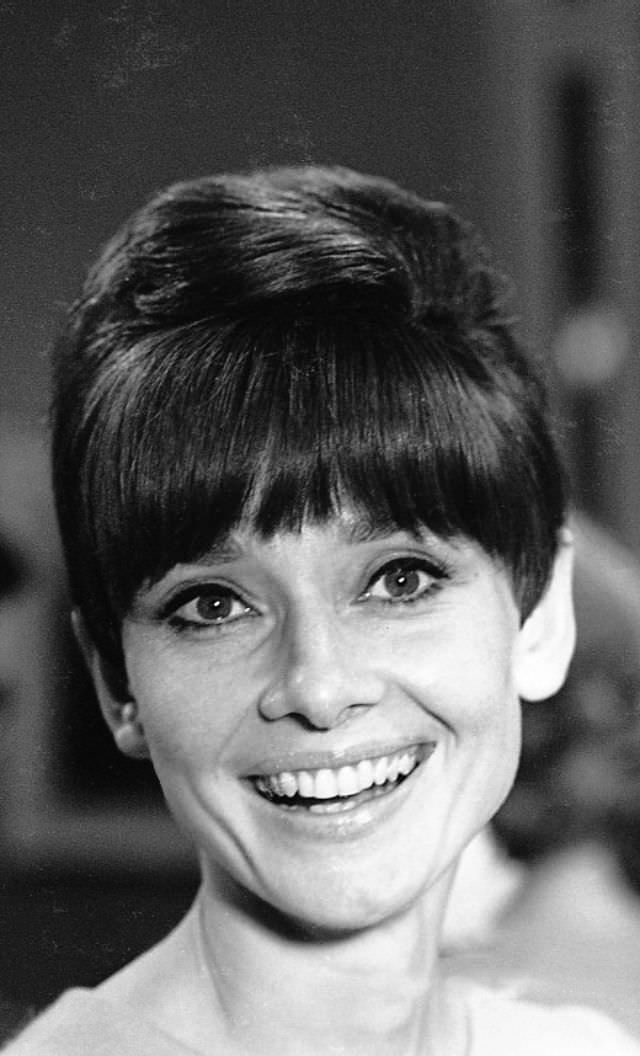 Fabulous Photos of Audrey Hepburn During the filming of 'Wait Until Dark (1967)'