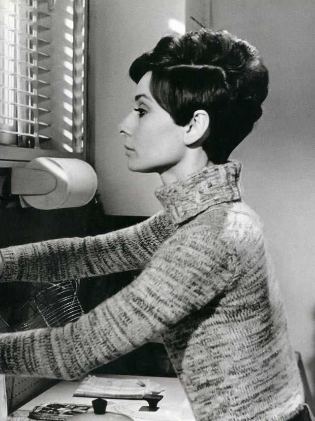 Fabulous Photos of Audrey Hepburn During the filming of 'Wait Until Dark (1967)'