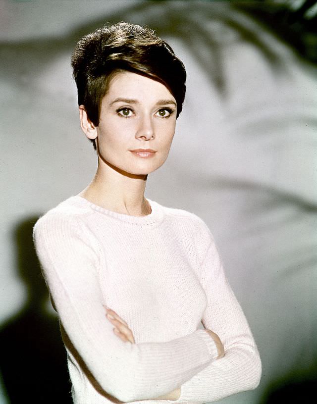 Fabulous Photos of Audrey Hepburn During the filming of 'Wait Until Dark (1967)'