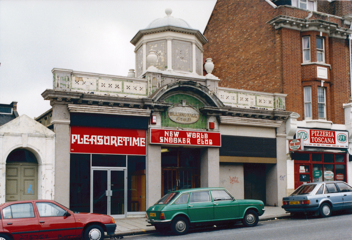 Billiard Hall, Snooker Club, Battersea Rise, Battersea, 1988