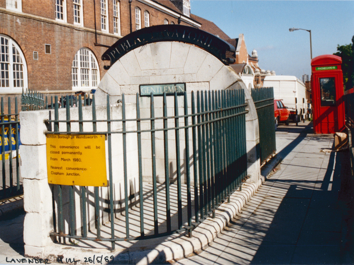 Public Convenience, Lavender Hill, Battersea, 1989