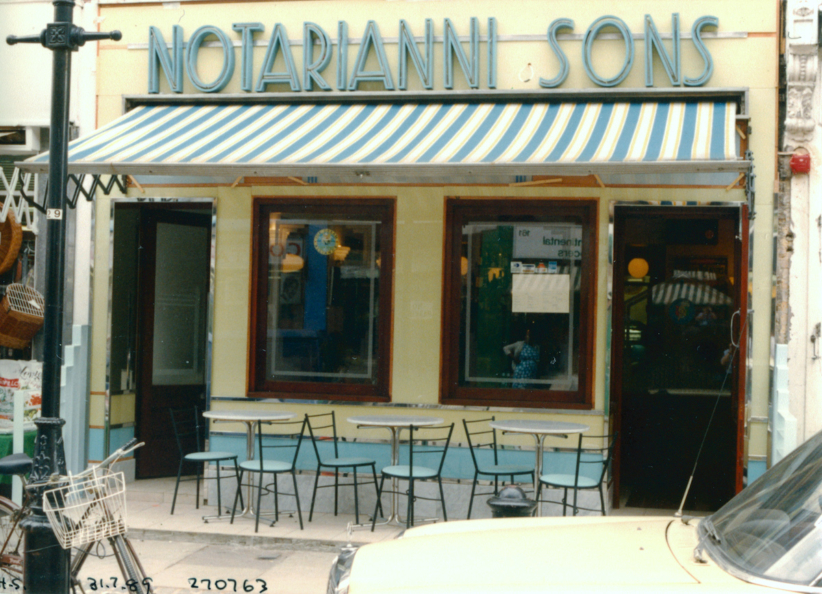 Notarianni Sons, Battersea High St, Battersea, 1989