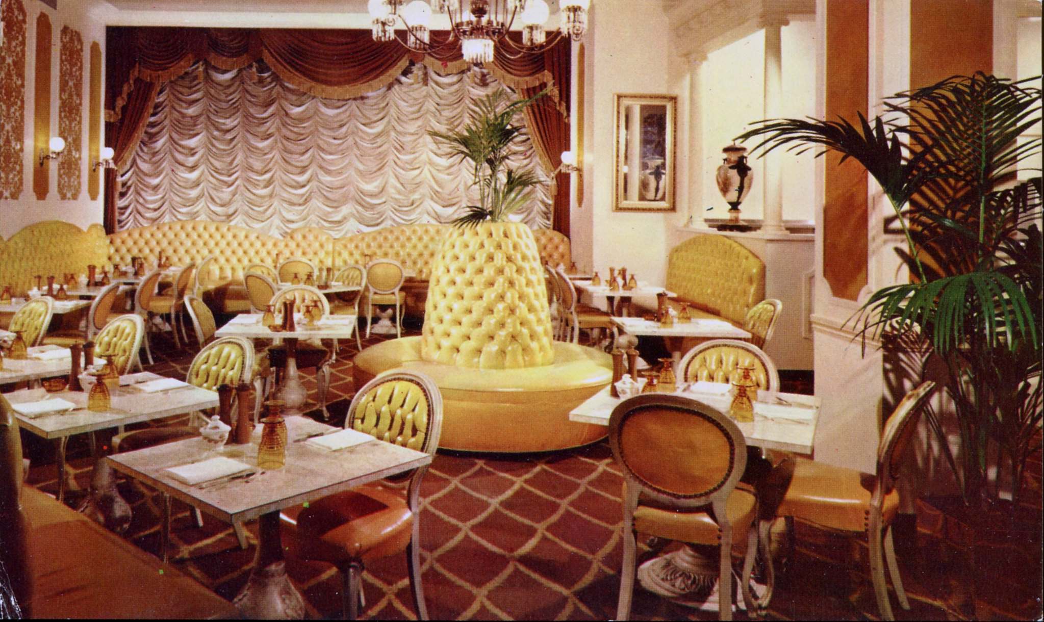 Beautiful and Unique Restaurants of the U.S. from the 1950s