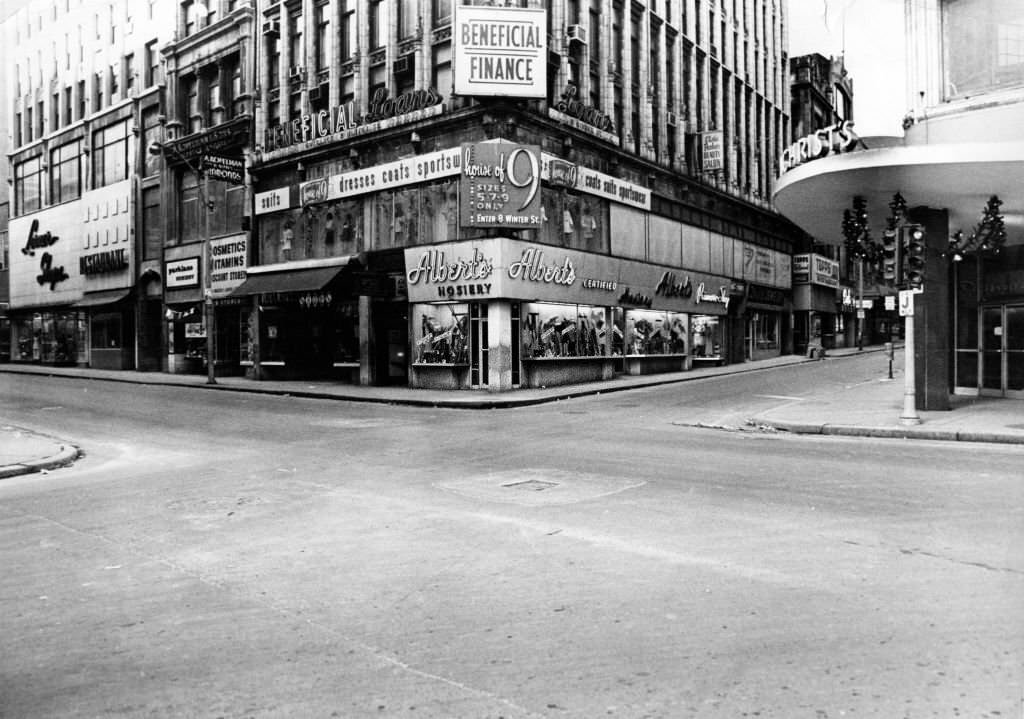 The intersection of Summer, Winter and Washington Streets in downtown Boston on Christmas Day, Dec. 25, 1969.