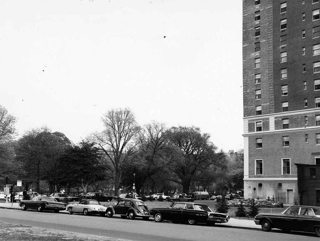 A new high-rise luxury apartment building is proposed for the lot next to the Ritz-Carlton Hotel on the corner of Commonwealth Avenue and Arlington Street in Boston's Back Bay, seen here May 11, 1965.