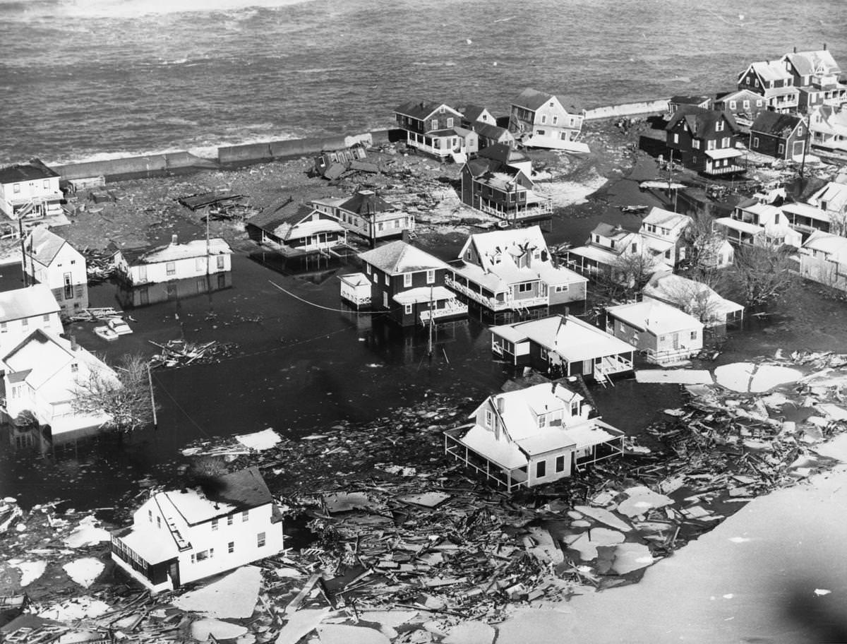 Homes and streets were flooded along Jerusalem Road in Hull.