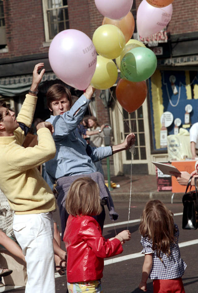 Beautiful Photos of Boston Children Playing on the Streets in the 1970s