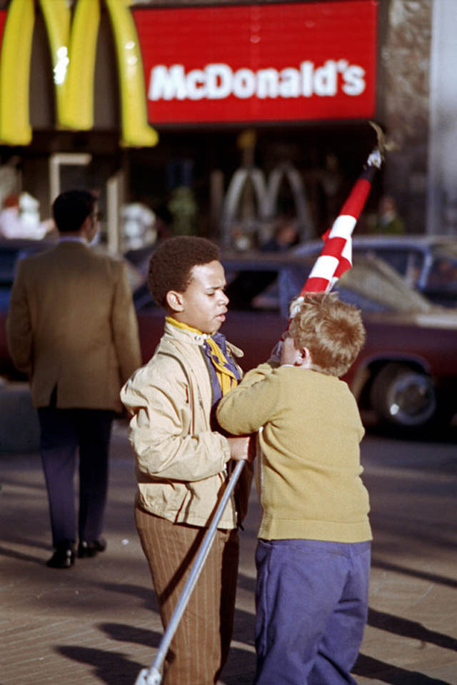 Beautiful Photos of Boston Children Playing on the Streets in the 1970s