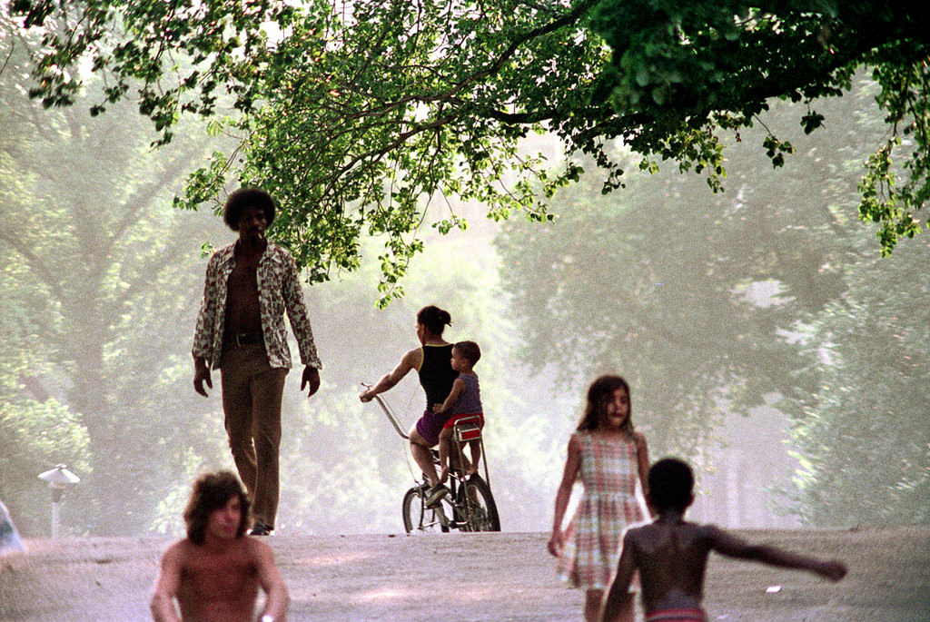 Beautiful Photos of Boston Children Playing on the Streets in the 1970s