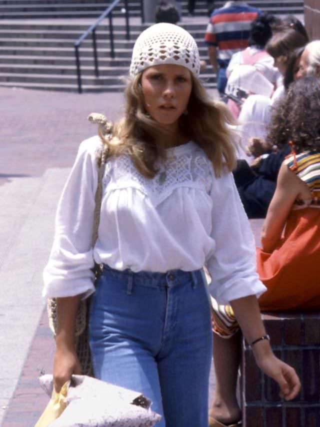 Fabulous Photos of Boston Girls of the 1970s