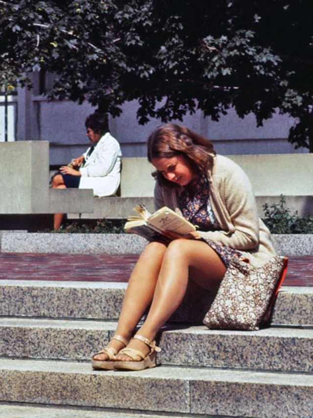 Fabulous Photos of Boston Girls of the 1970s