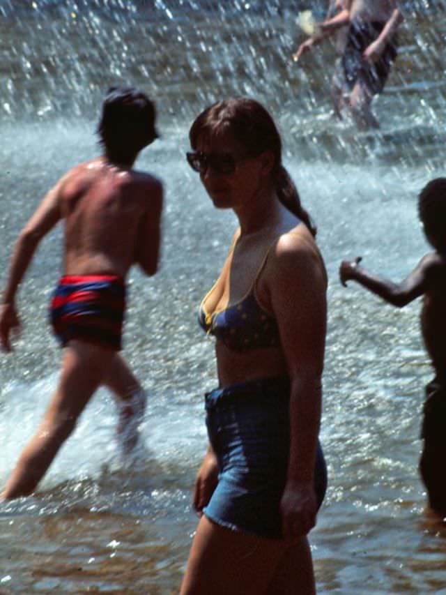 Fabulous Photos of Boston Girls of the 1970s