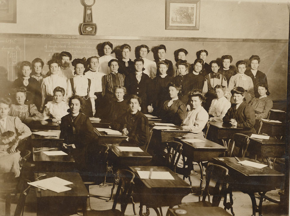 Female students pose for photographing