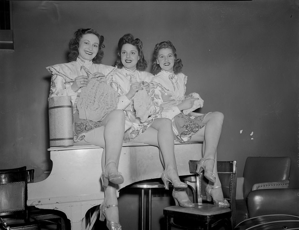 The Backstage Life of Boston Showgirls in the 1940s Through these Fabulous Photos