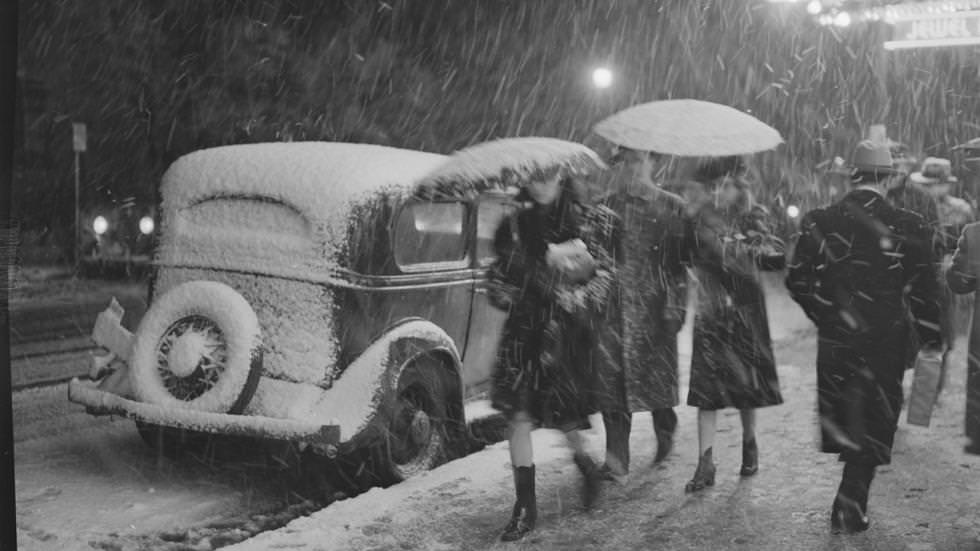 Snowstorm scenes, 1939