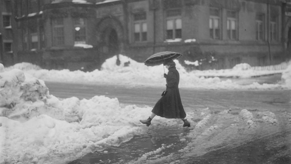 Snowstorm scenes, 1939