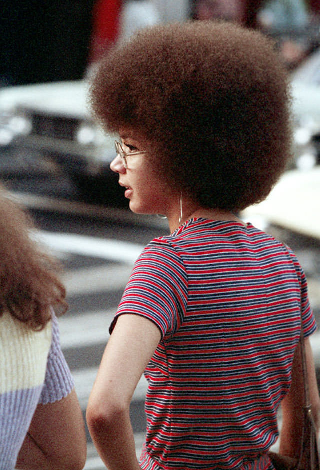 Boston's Summer Street Fashion in the early 1970s Through the Lens of Nick DeWolf