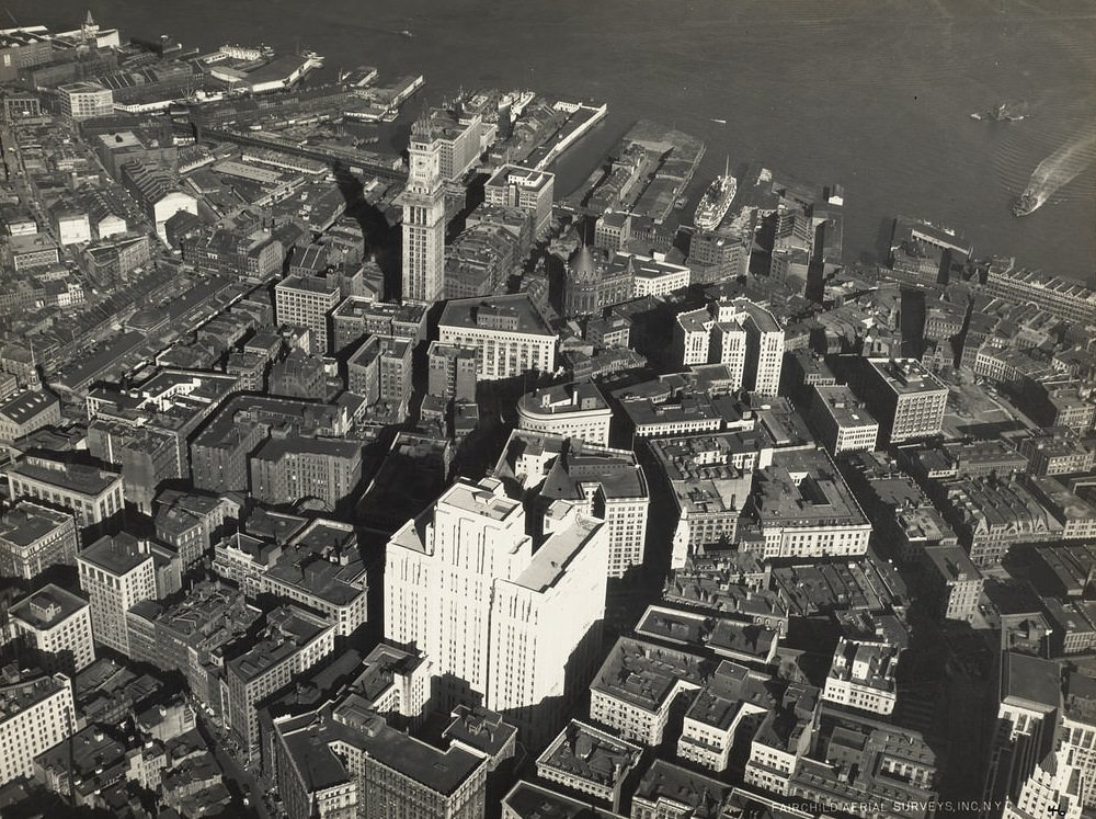 Federal building in Financial District, Boston