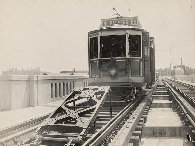 Bunter and car at Charles River Bridge draw, 1912.