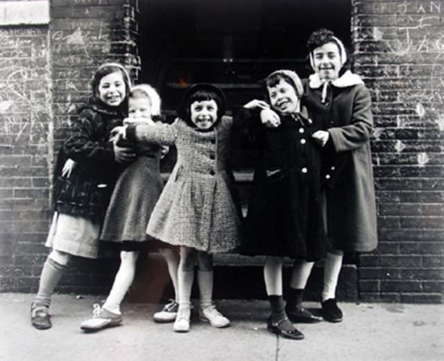 The Street Life of Boston in the 1950s Through the Lense of Jules Aarons