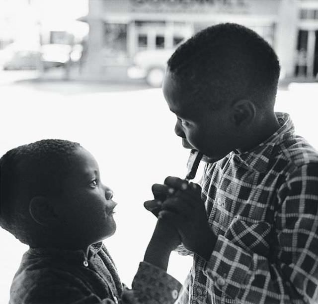 The Street Life of Boston in the 1950s Through the Lense of Jules Aarons