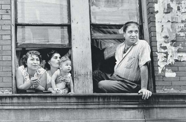 The Street Life of Boston in the 1950s Through the Lense of Jules Aarons