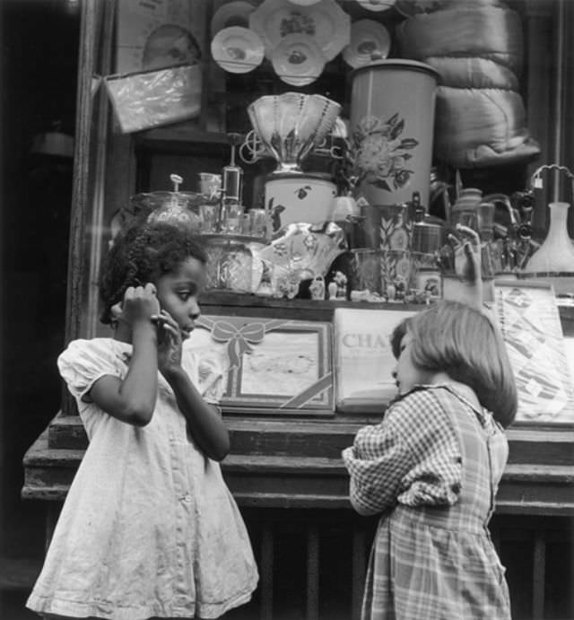 The Street Life of Boston in the 1950s Through the Lense of Jules Aarons