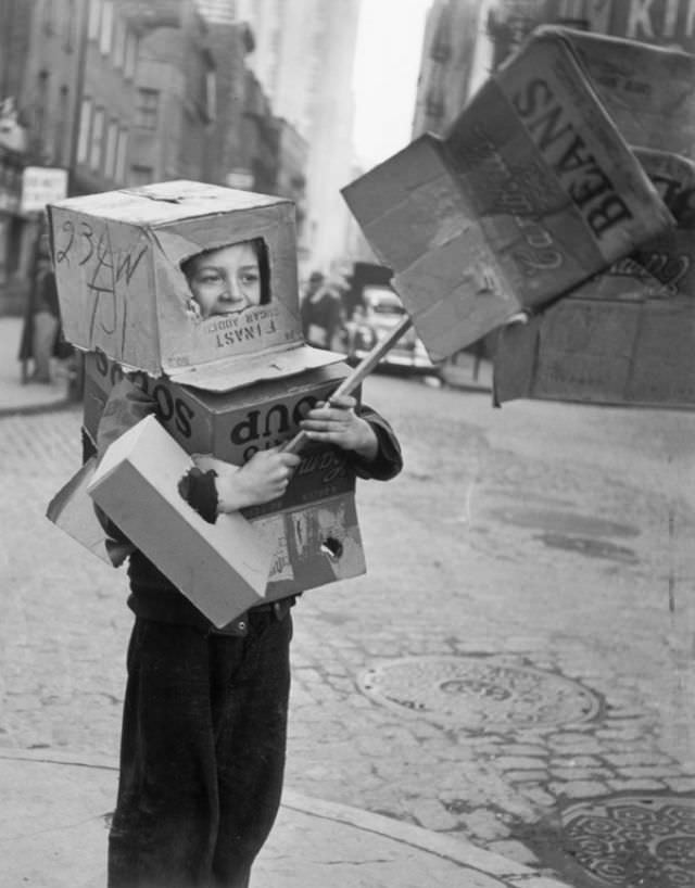 The Street Life of Boston in the 1950s Through the Lense of Jules Aarons