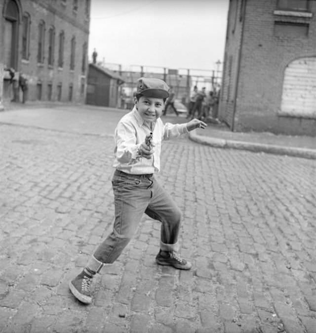 The Street Life of Boston in the 1950s Through the Lense of Jules Aarons