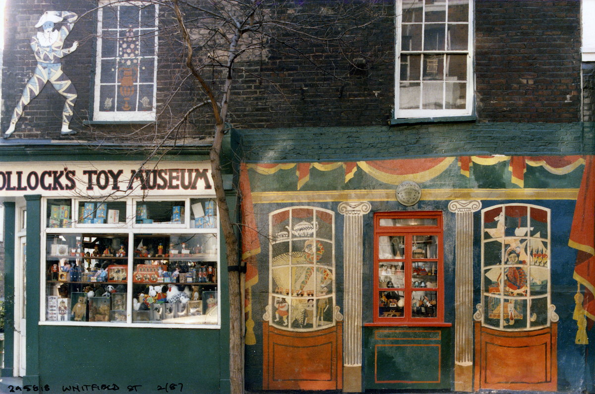Pollock’s, Toy Museum, Whitfield St, Fitzrovia, Camden, 1987