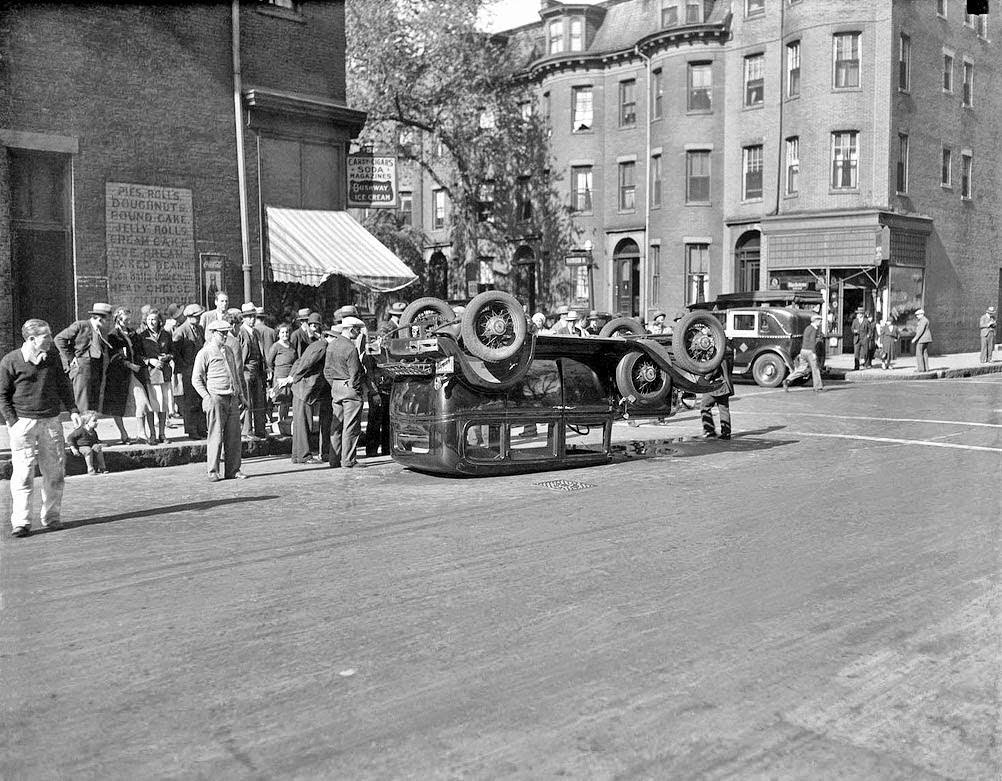 Auto accident in South End, 1931