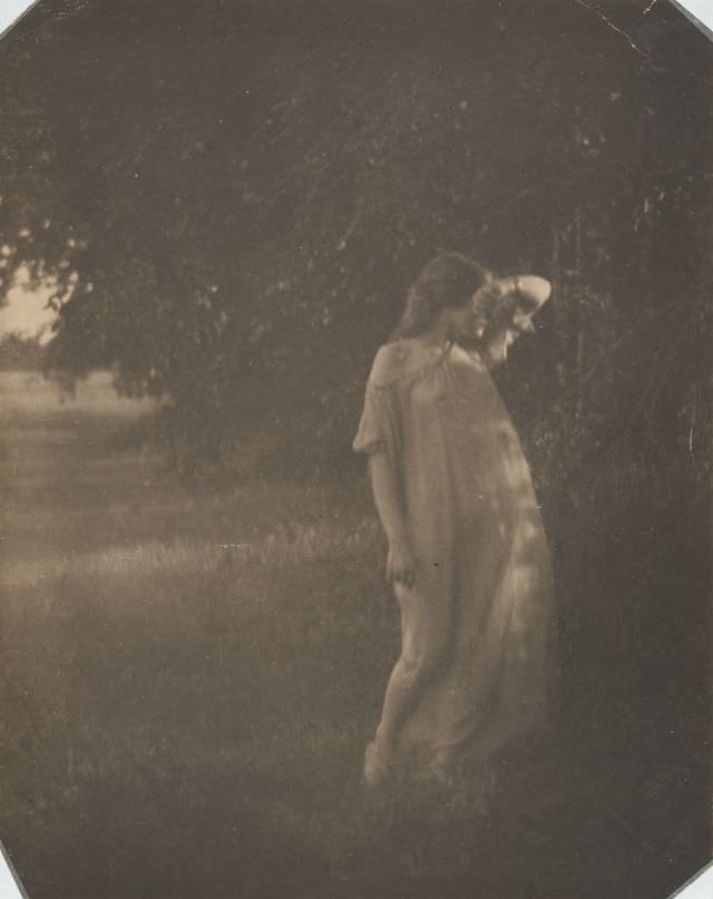 Woman in landscape, 1909