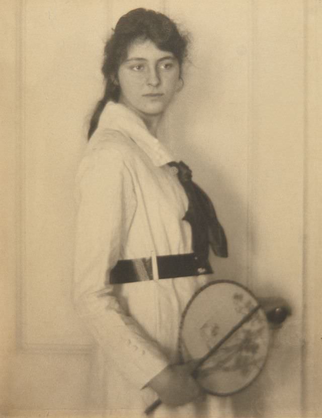 Girl with fan, 1914