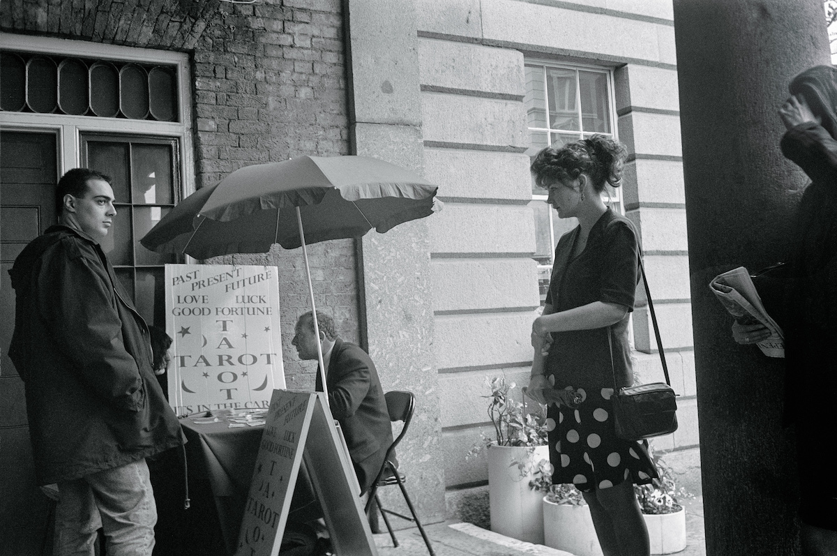 Tarot Reading, Covent Garden Market, Covent Garden, Westminster, 1992, 92-4k-23