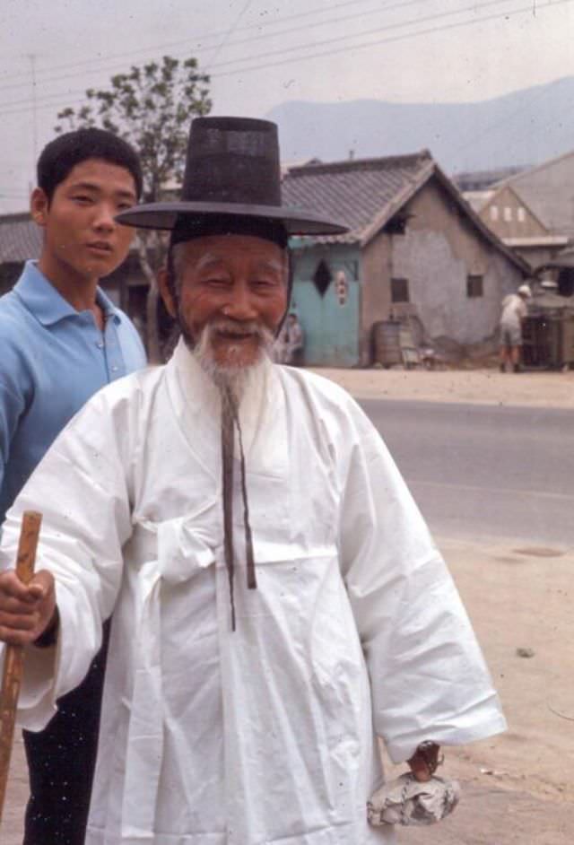 Korean old man, Tague, 197s