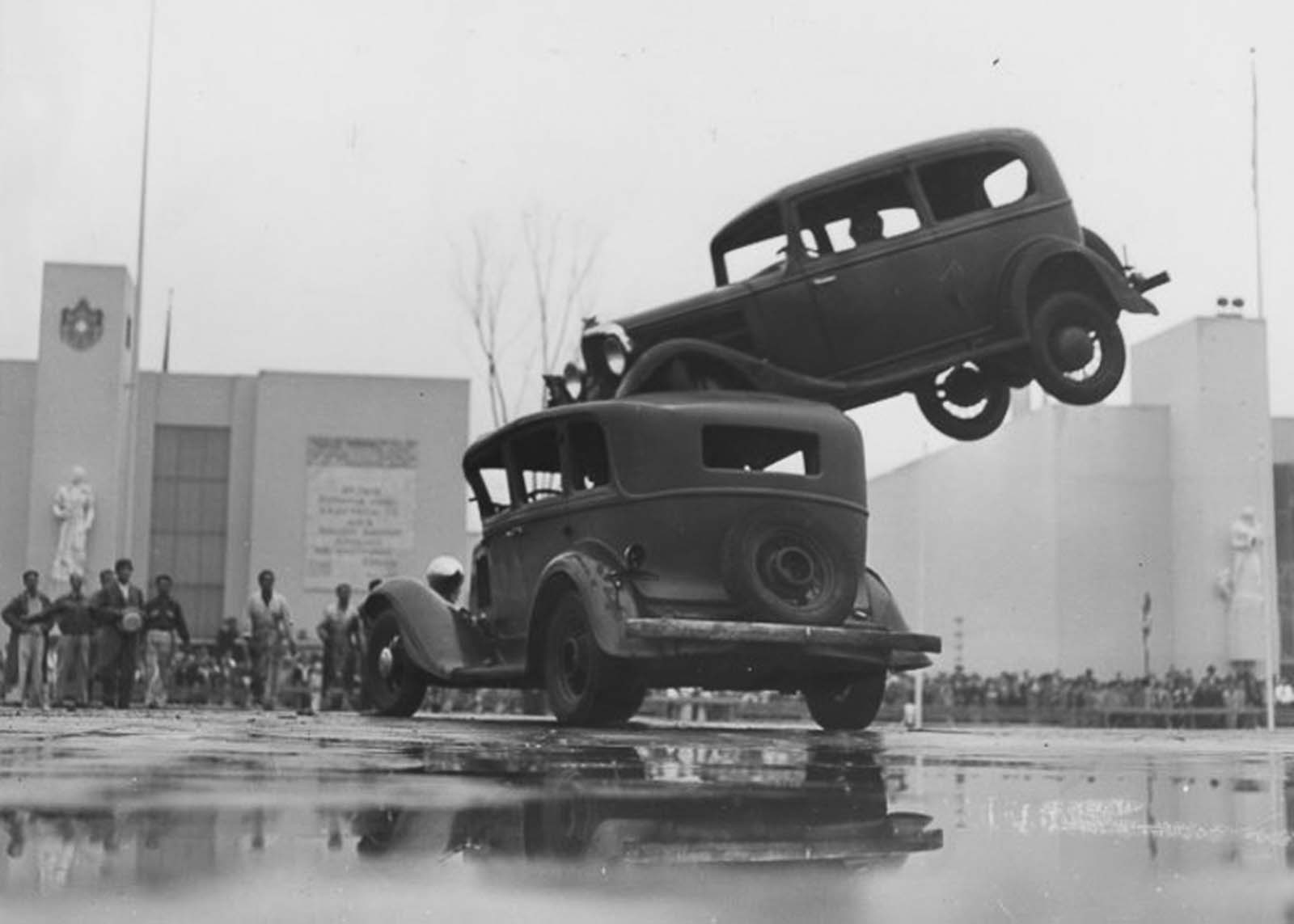 The Daredevil Stunt Drivers who entertained Crowds by Crashing Cars and flying Cars