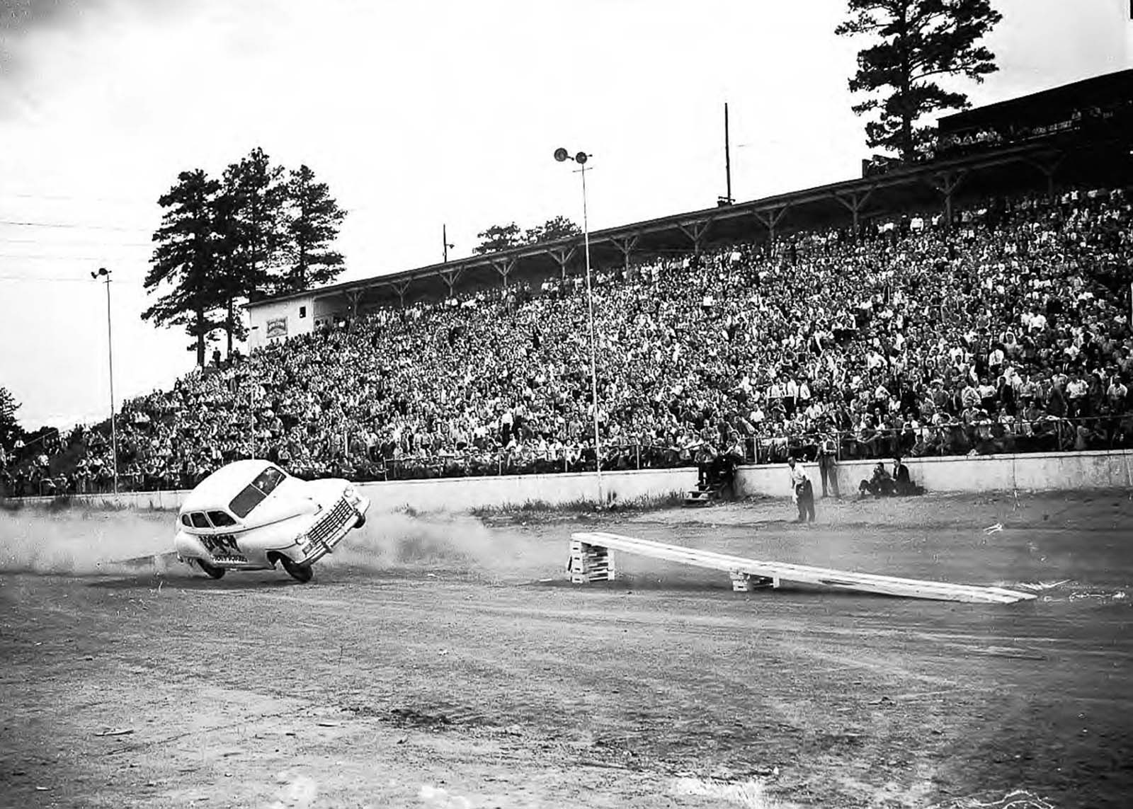 The Daredevil Stunt Drivers who entertained Crowds by Crashing Cars and flying Cars