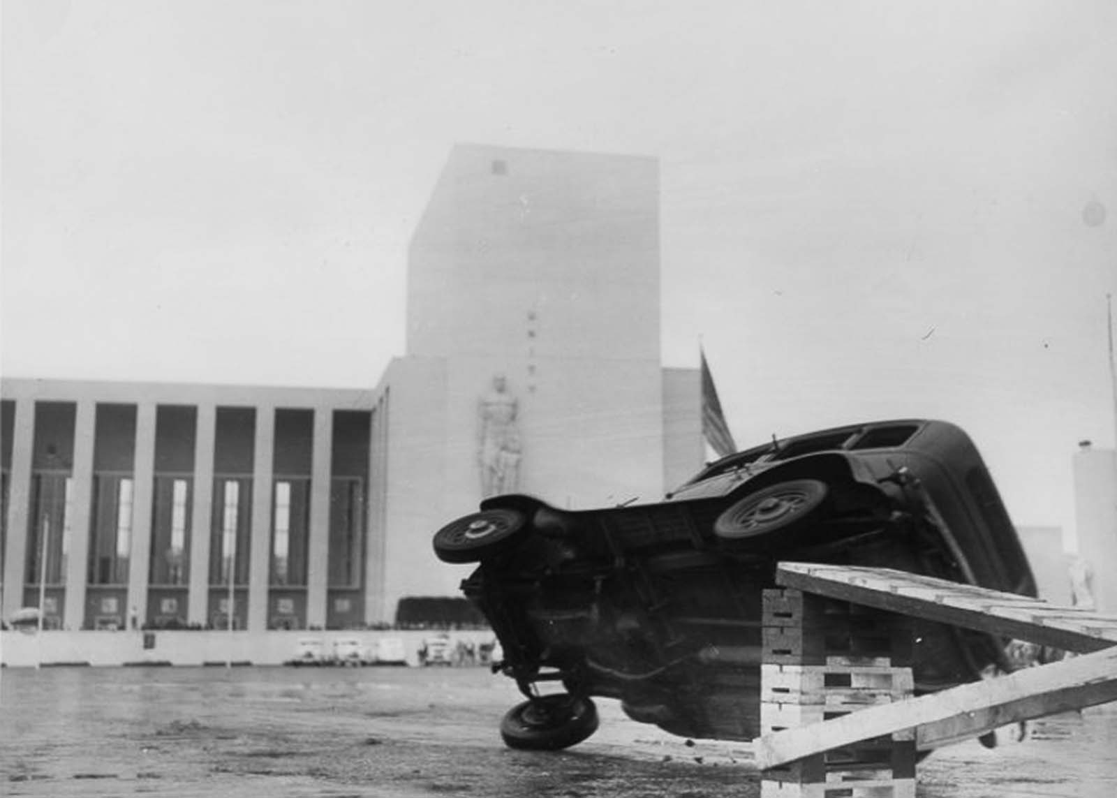 The Daredevil Stunt Drivers who entertained Crowds by Crashing Cars and flying Cars