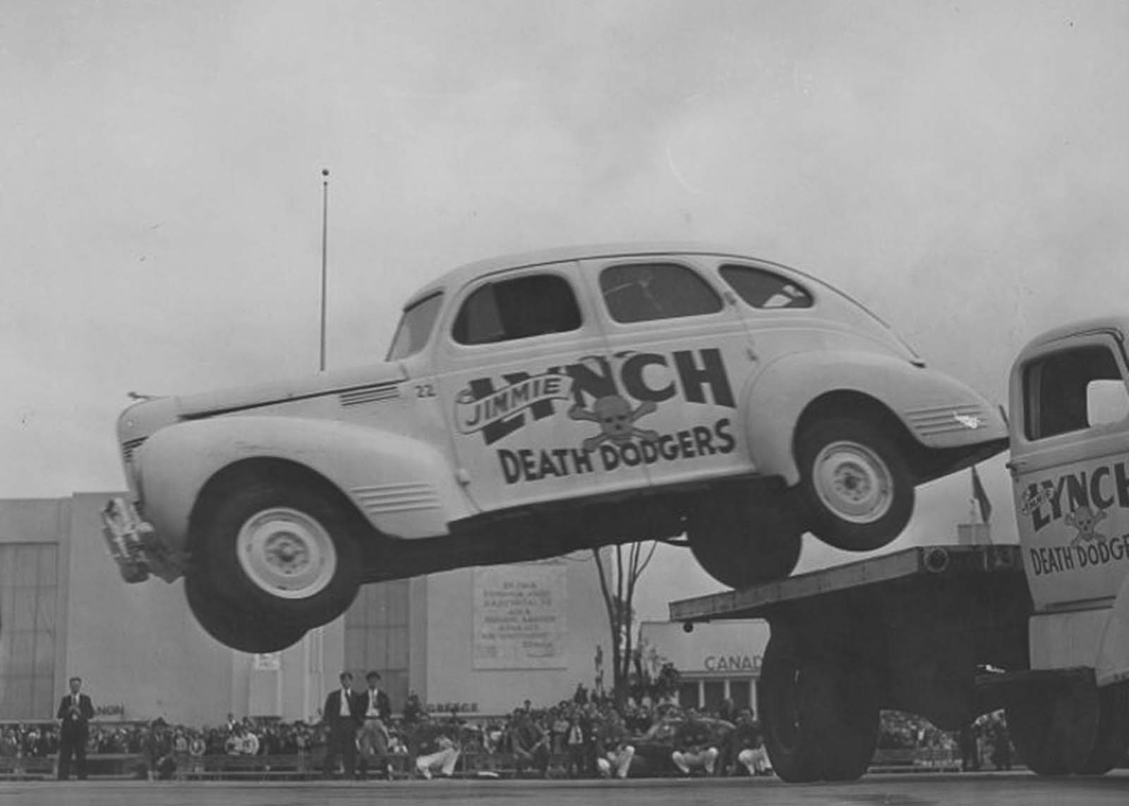 The Daredevil Stunt Drivers who entertained Crowds by Crashing Cars and flying Cars