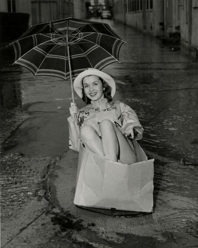 Glamorous Photos of Debbie Reynolds during the Filming of 'Singin' in the Rain (1952)'
