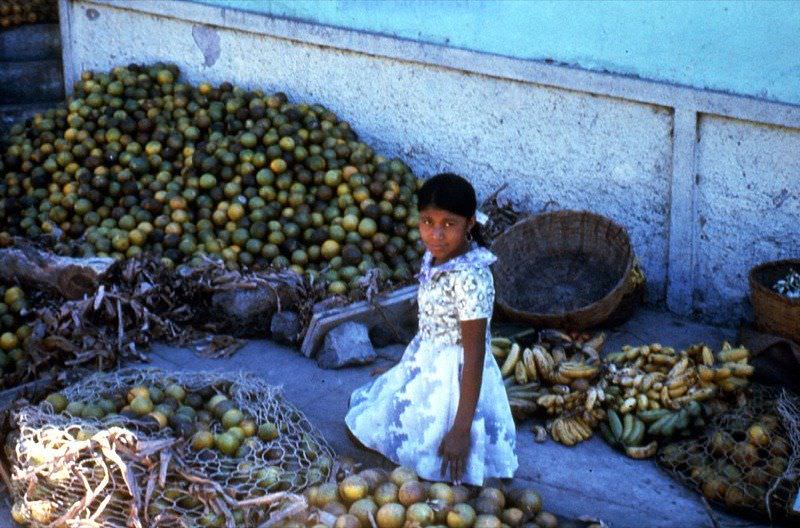 Orange seller, Cojutepeque, 1976