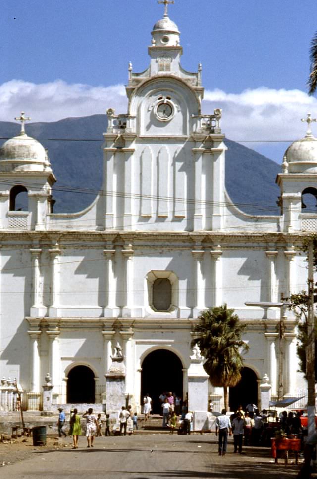 Izalco church, 1977