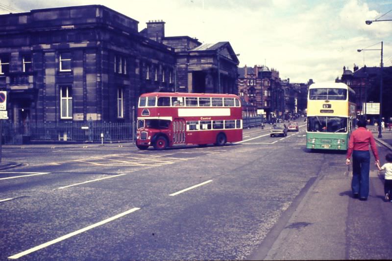 Saltmarket at corner of Clyde Street seen from Albert Bridge