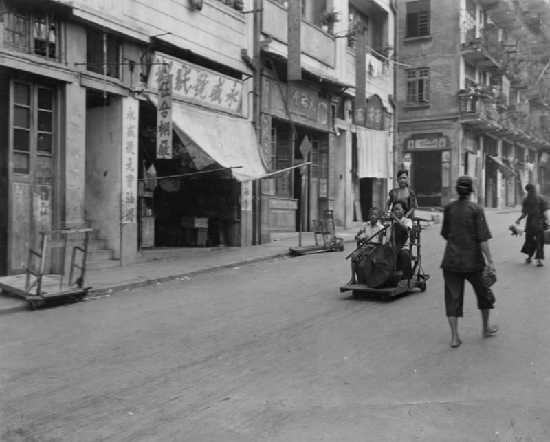 Street scene in Hong Kong, August 1945